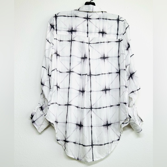 Rock & Republic Tie Dye Button Down Collar Blouse - Picture 6 of 6